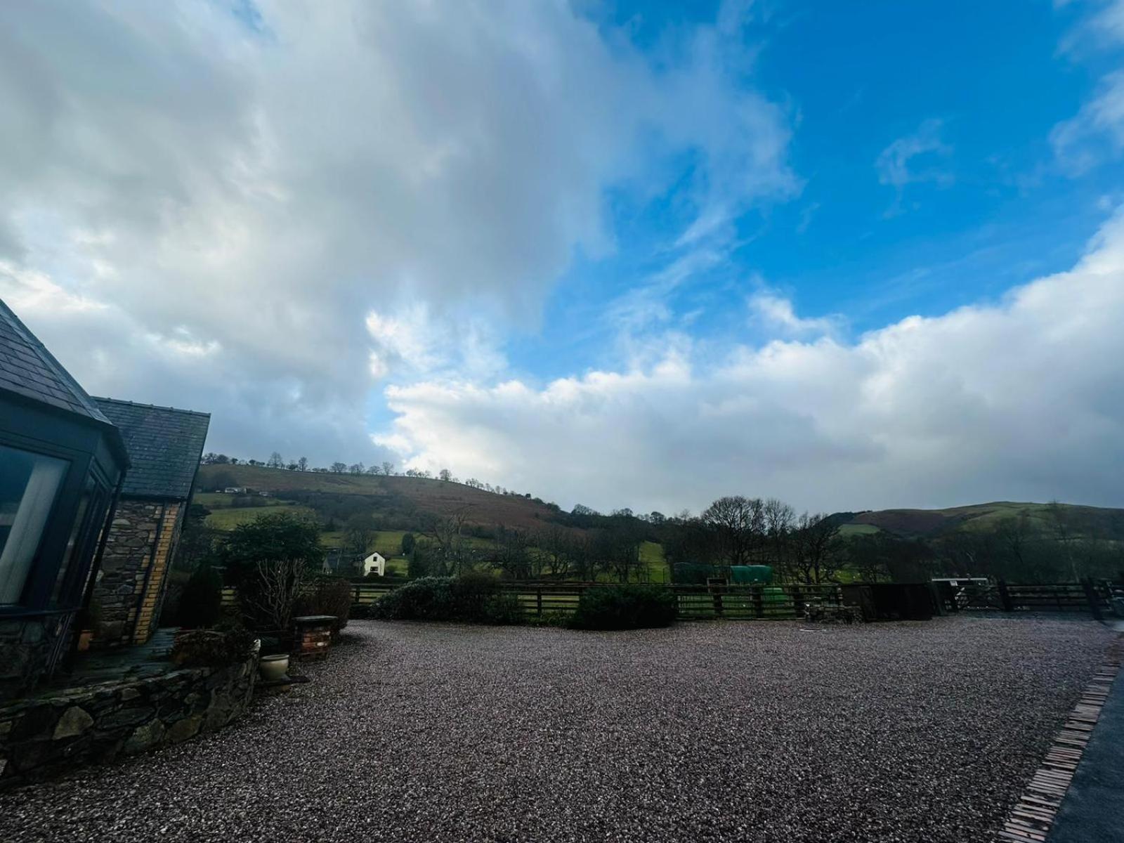 Willa The Retreat Llanrhaeadr-ym-Mochnant Zewnętrze zdjęcie