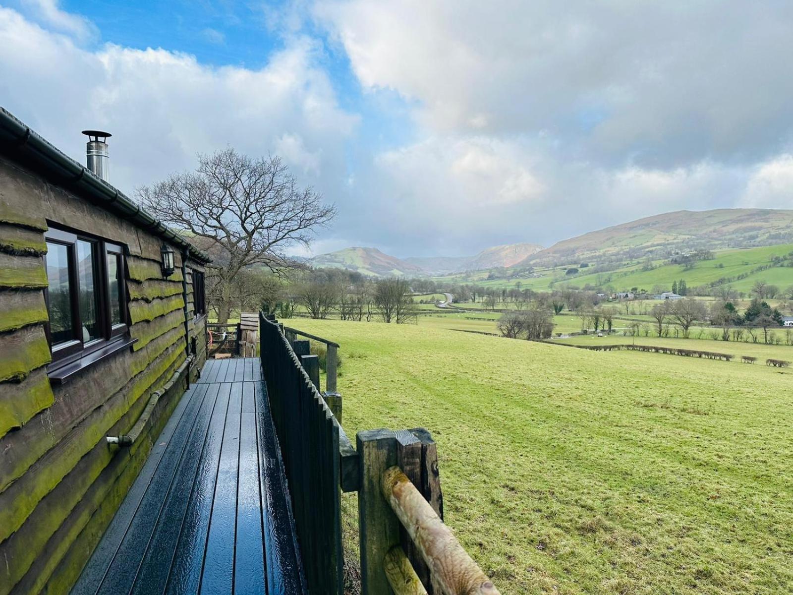 Willa The Retreat Llanrhaeadr-ym-Mochnant Zewnętrze zdjęcie