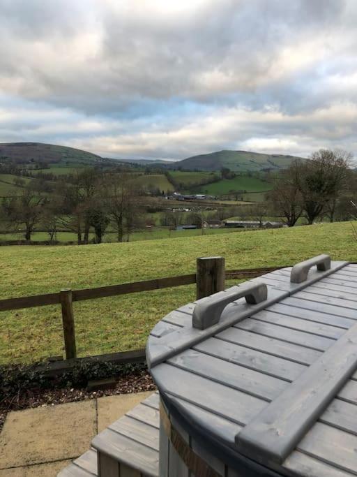 Willa The Retreat Llanrhaeadr-ym-Mochnant Zewnętrze zdjęcie