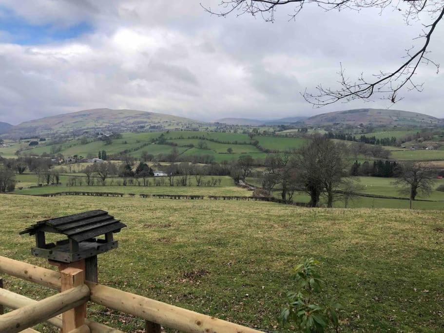 Willa The Retreat Llanrhaeadr-ym-Mochnant Zewnętrze zdjęcie