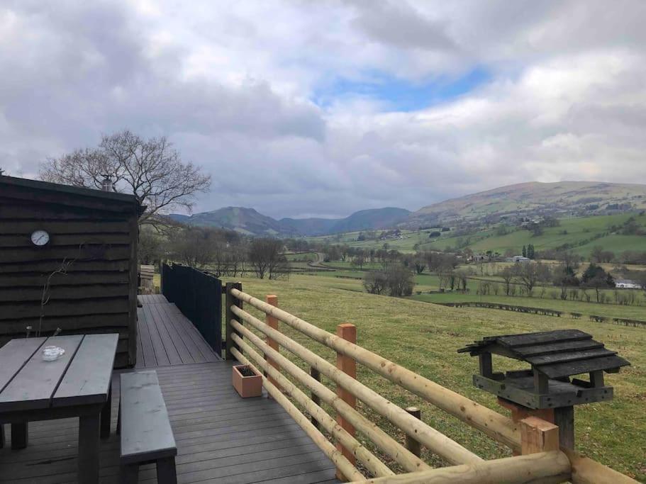 Willa The Retreat Llanrhaeadr-ym-Mochnant Zewnętrze zdjęcie