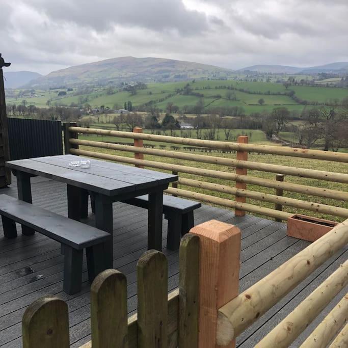 Willa The Retreat Llanrhaeadr-ym-Mochnant Zewnętrze zdjęcie